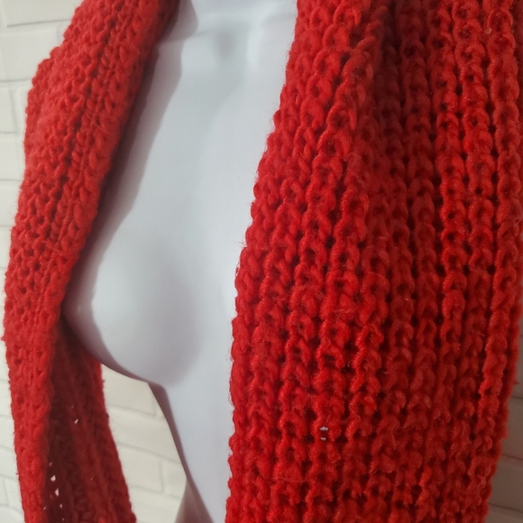 Red Cable Knit Infinity Scarf - Picture 3 of 10